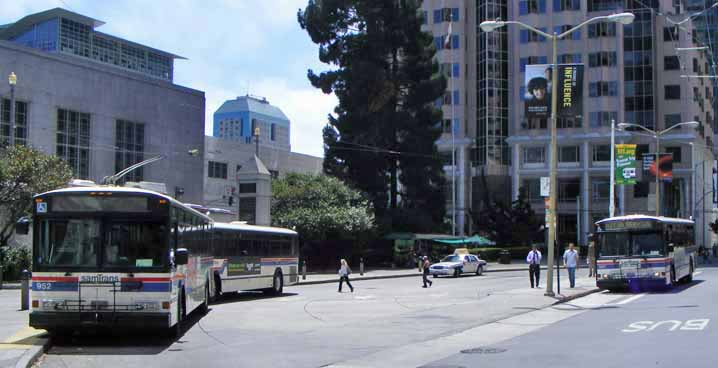 Samtrans Gillig Phantom 952